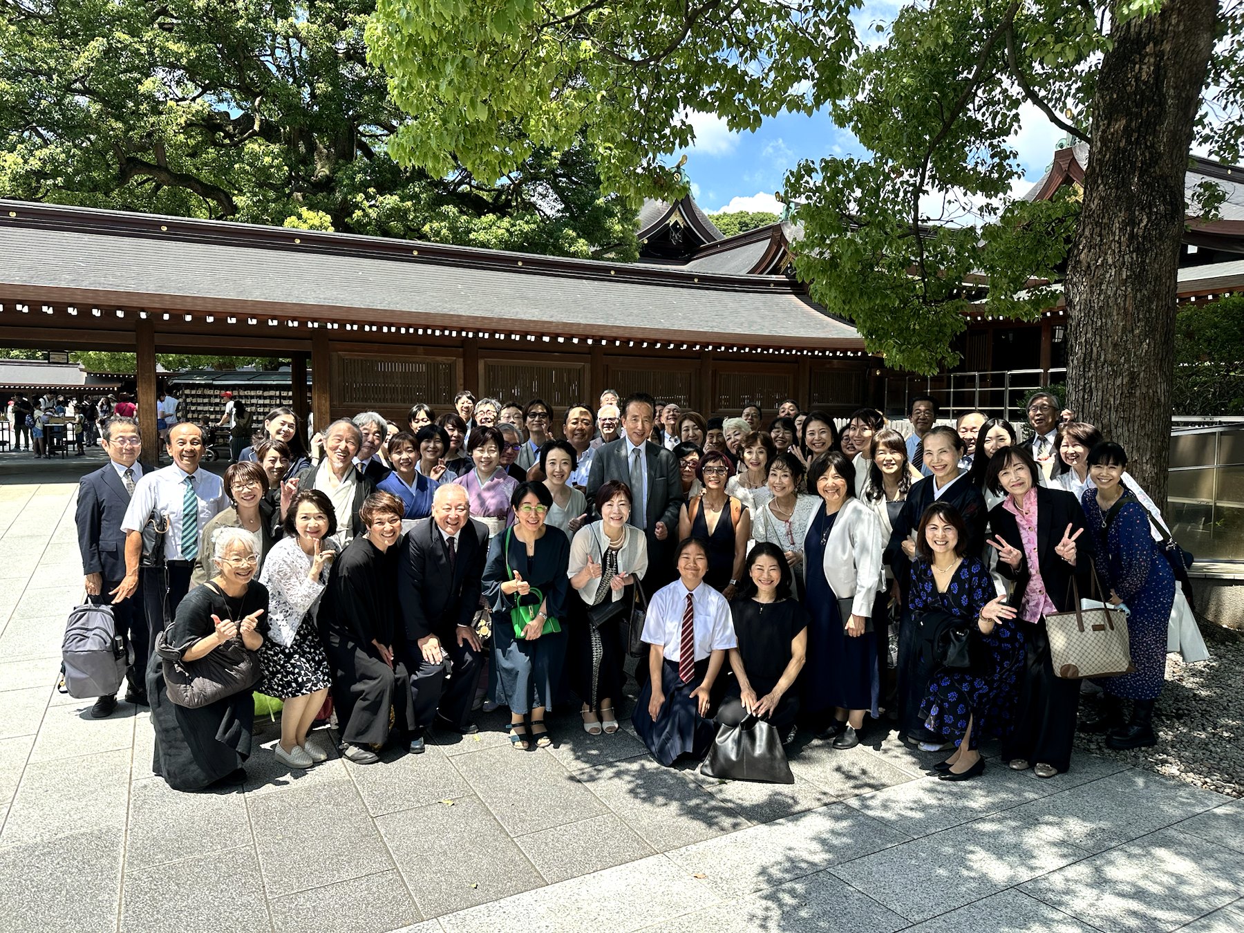 歌祭りの前に明治神宮にて正式参拝